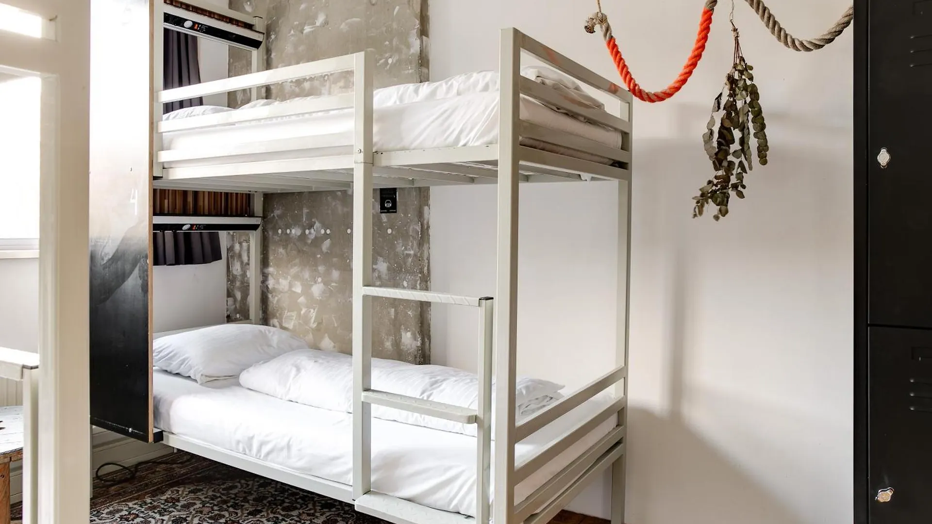 Clinkmama Hostel Amsterdam Netherlands
